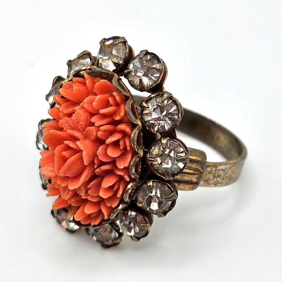 VINTAGE Faux Carved Coral Floral Rhinestone Statement Ring Adjustable - Picture 2 of 6